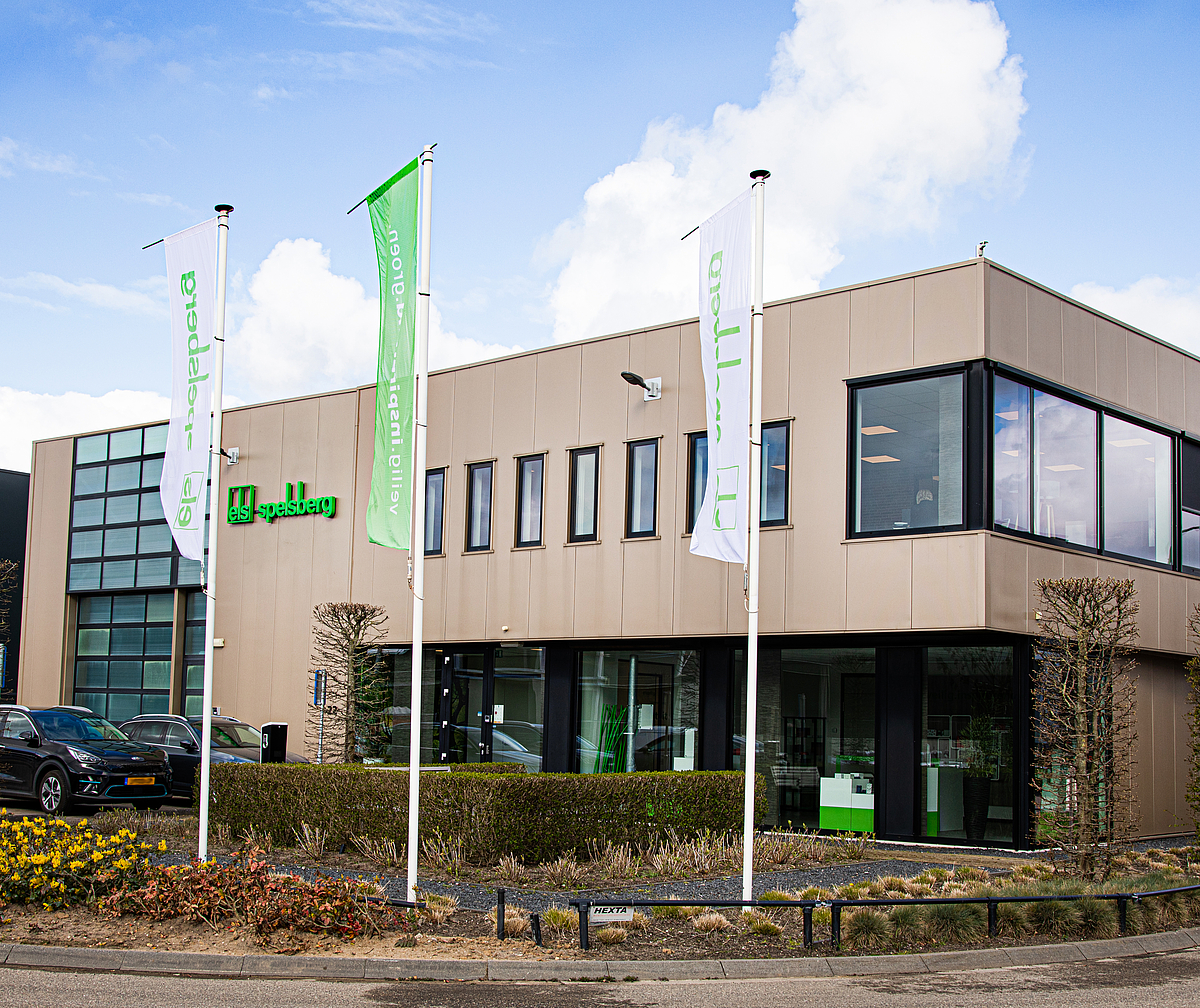 MK Ravenstein, Niederlande